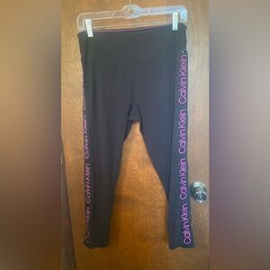 Calvin Klein High-Waisted
Performance Logo Tape Leggings
Women's SZ M